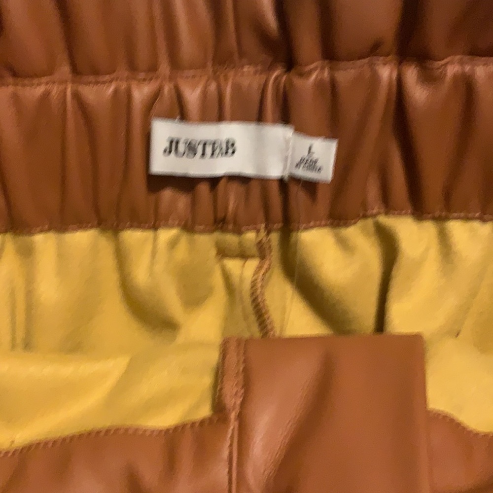 Kelly Roland Just Fab Cute Pleather Shorts - Picture 4 of 6